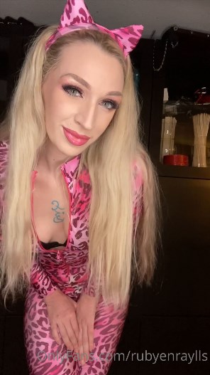 Ruby Enraylls - Mm... You Need A Little Spell Put On You